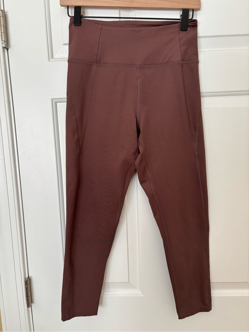 girlfriend collective Cropped Leggings in Brown medium